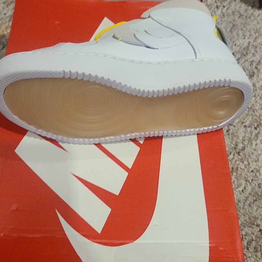 sneakers - Picture 2 of 5